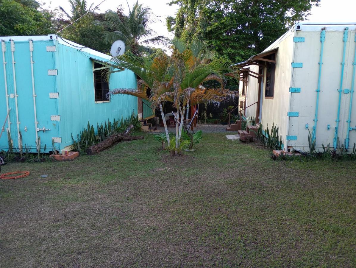 Container House Cahuita Hotell Exteriör bild