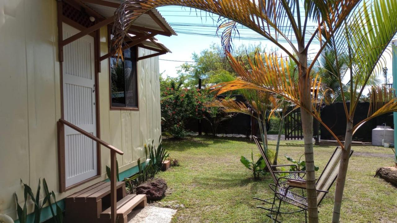 Container House Cahuita Hotell Exteriör bild
