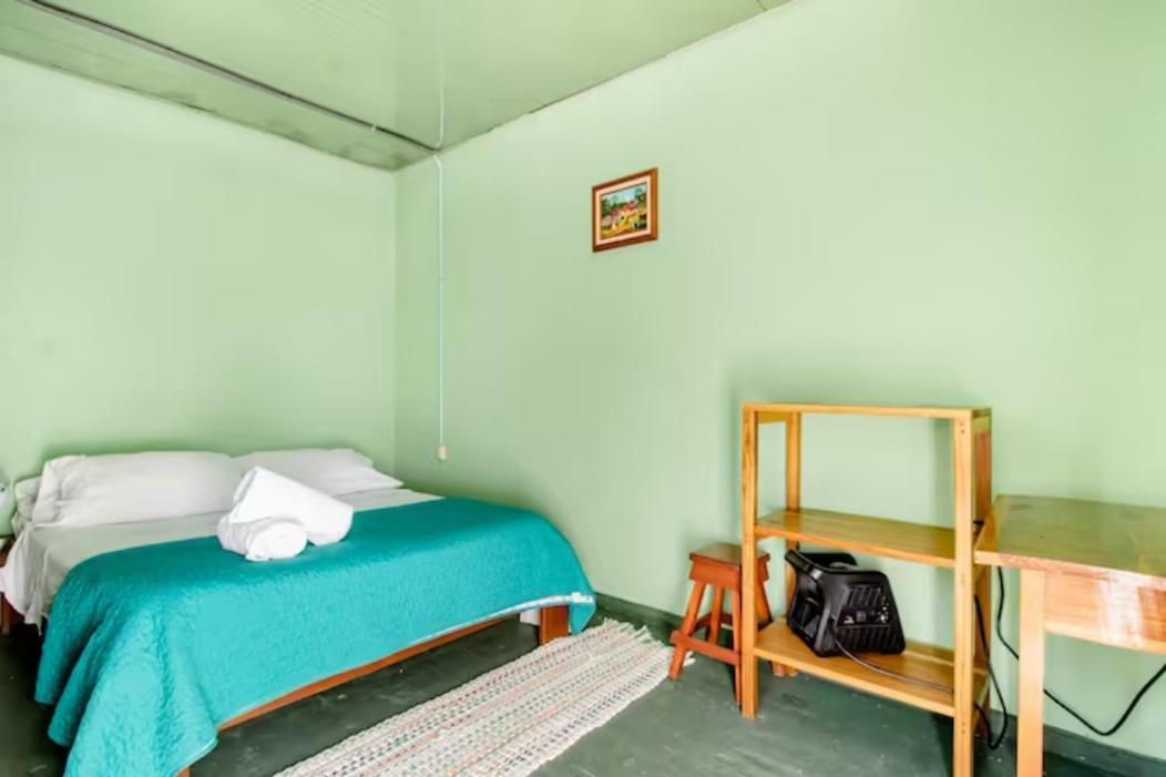 Container House Cahuita Hotell Exteriör bild